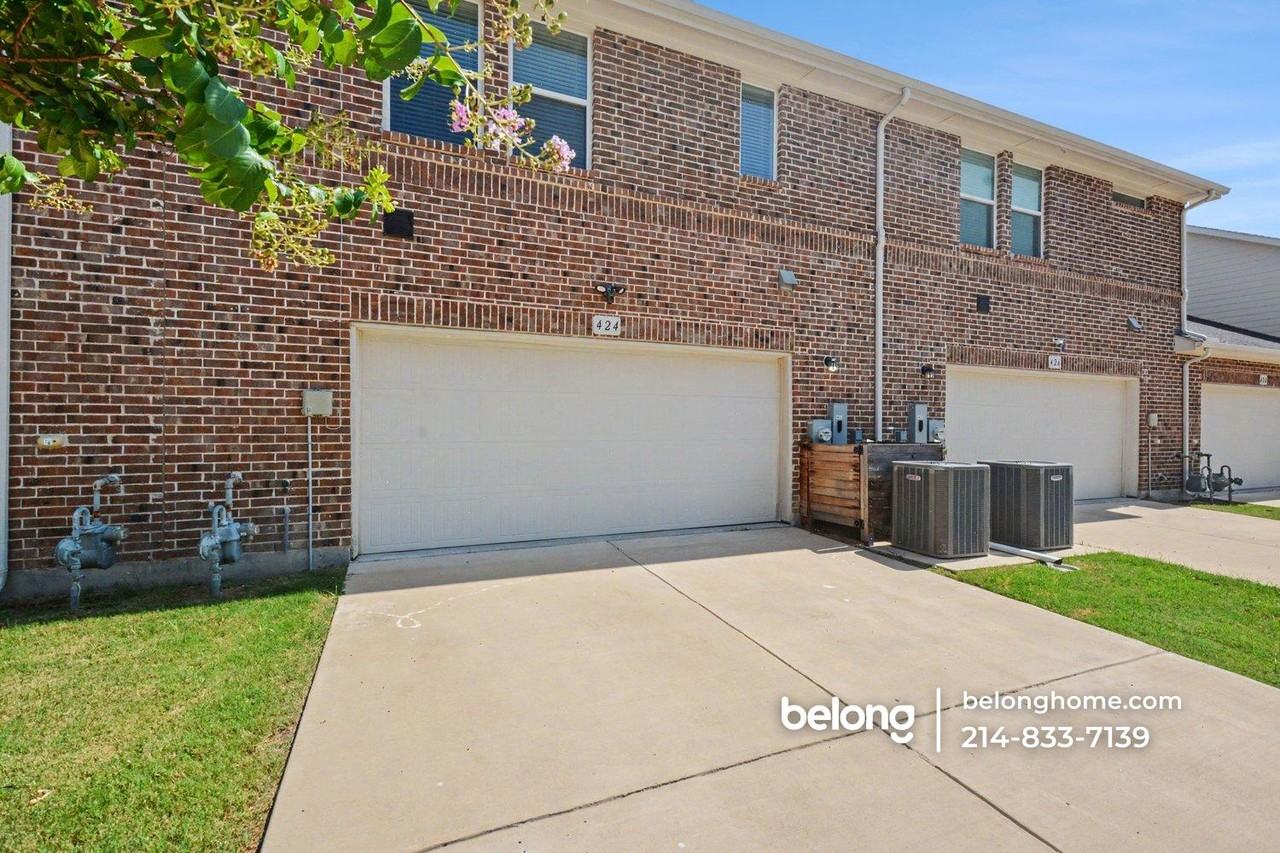 424 Matthew Dr - Photo 4 of 21