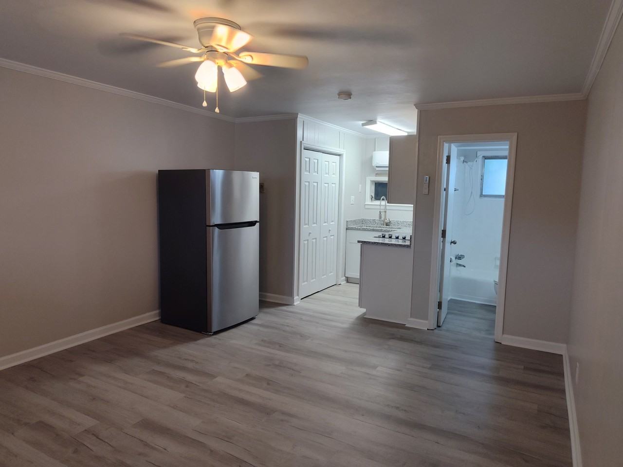 1804 E Ash St #12 - Photo 3 of 6