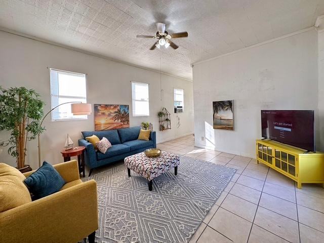 23723 Railroad Ave - Photo 2 of 10