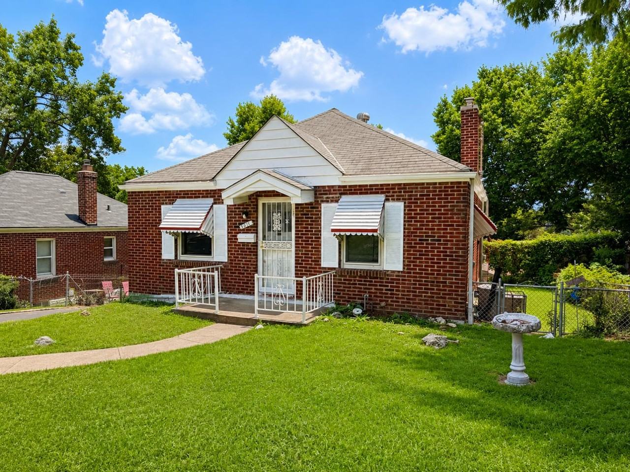 5218 Fletcher St - Photo 4 of 20