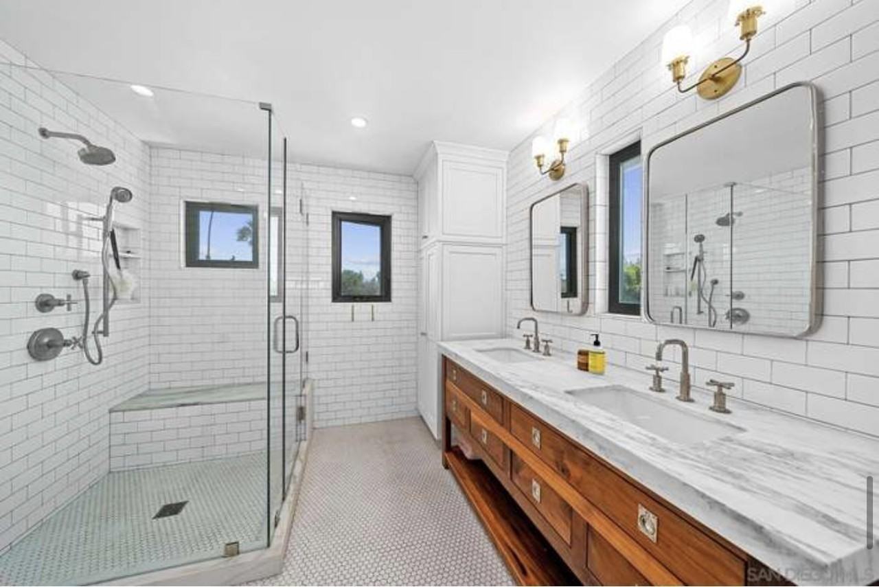 229 Carnation Ave - Photo 7 of 11
