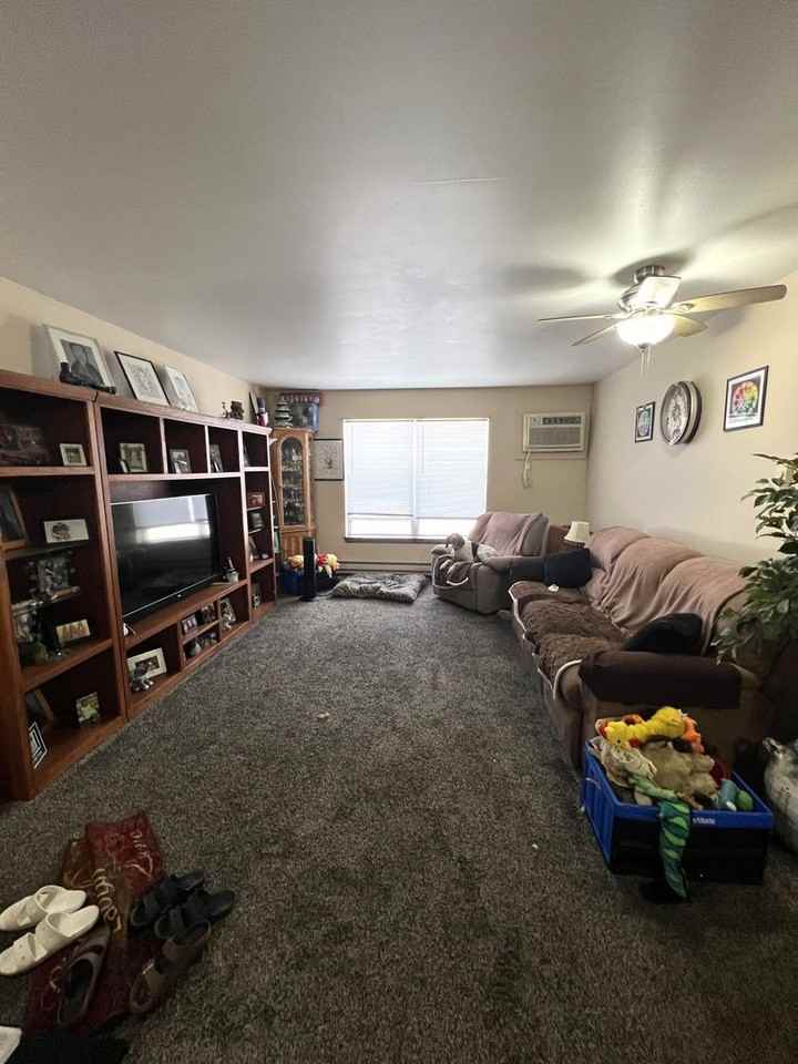 Paradise Place Apartments - Photo 2 of 10
