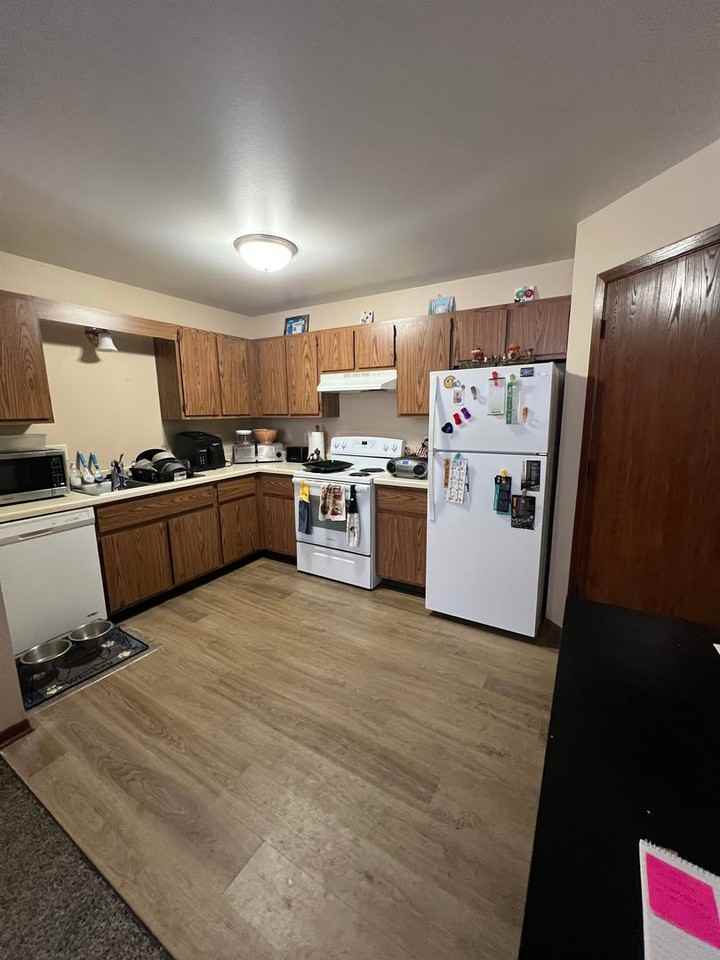 Paradise Place Apartments - Photo 3 of 10