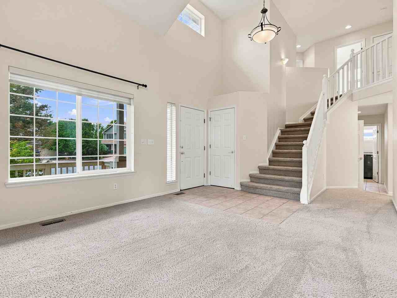 130 Rock Bridge Ct - Photo 4 of 32