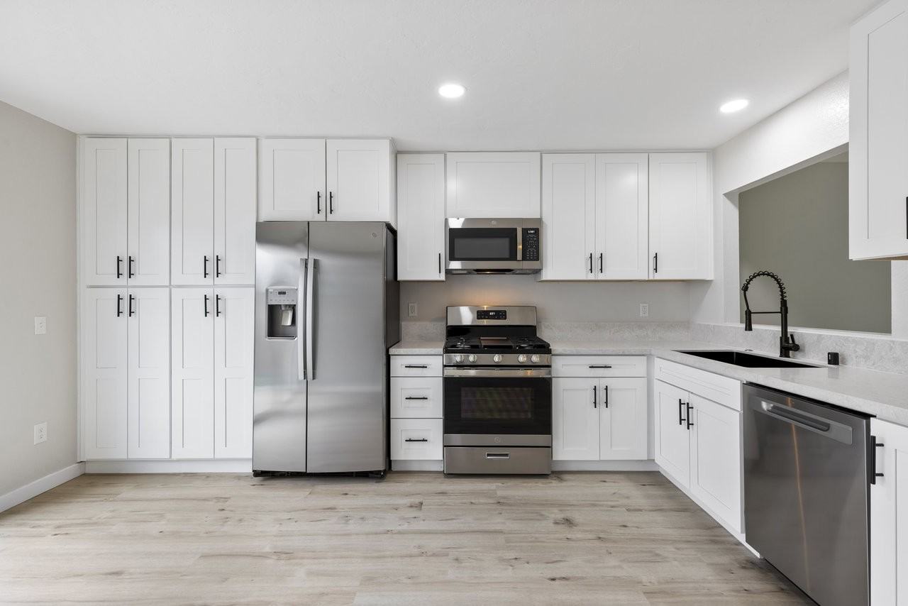 2524 Ocean Cove Dr #1 - Photo 2 of 35