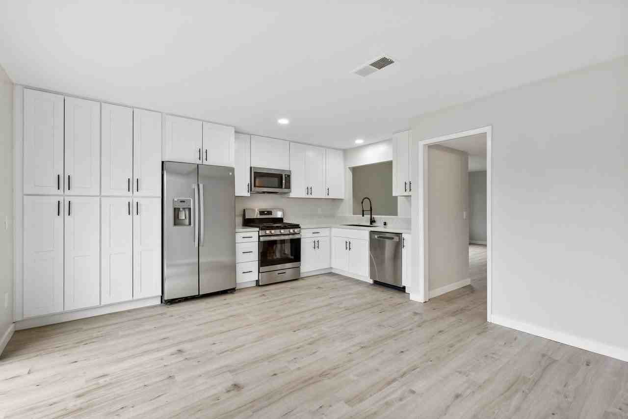 2524 Ocean Cove Dr #1 - Photo 3 of 35