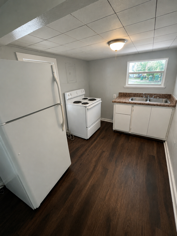 5517 18th St - Photo 4 of 12