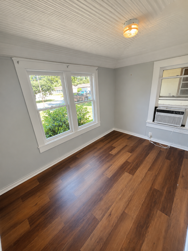 5517 18th St - Photo 7 of 12