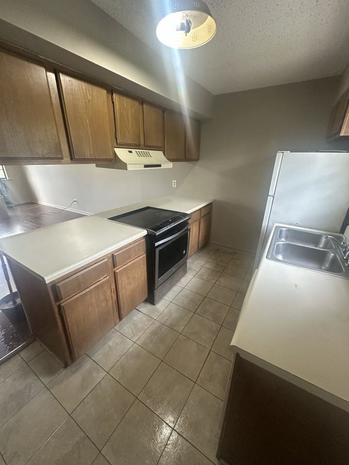 1 Hidden Valley Dr - Photo 2 of 4