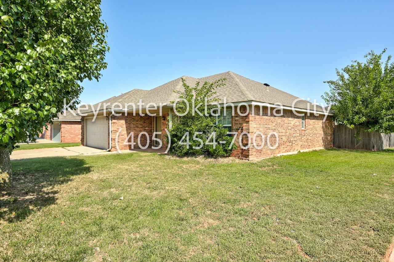 629 E Linden Ln - Photo 3 of 31