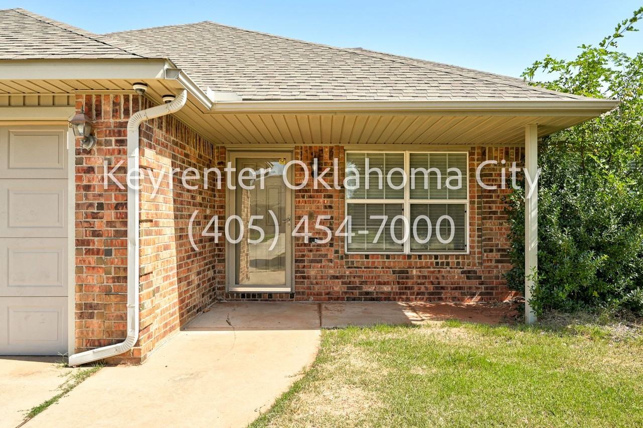 629 E Linden Ln - Photo 4 of 31