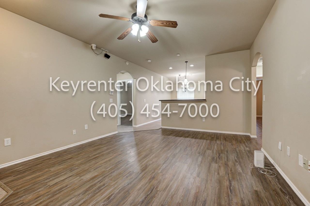 629 E Linden Ln - Photo 6 of 31
