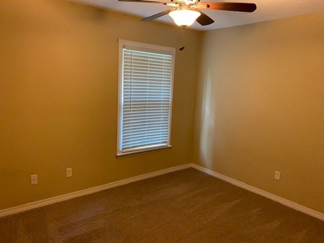 6017 Sussex Dr - Photo 7 of 9