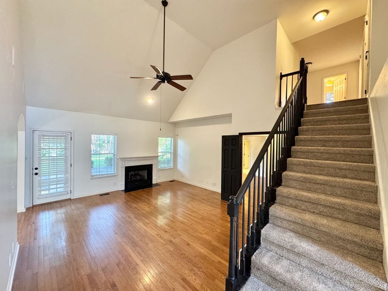 4008 Linden Ct - Photo 5 of 28