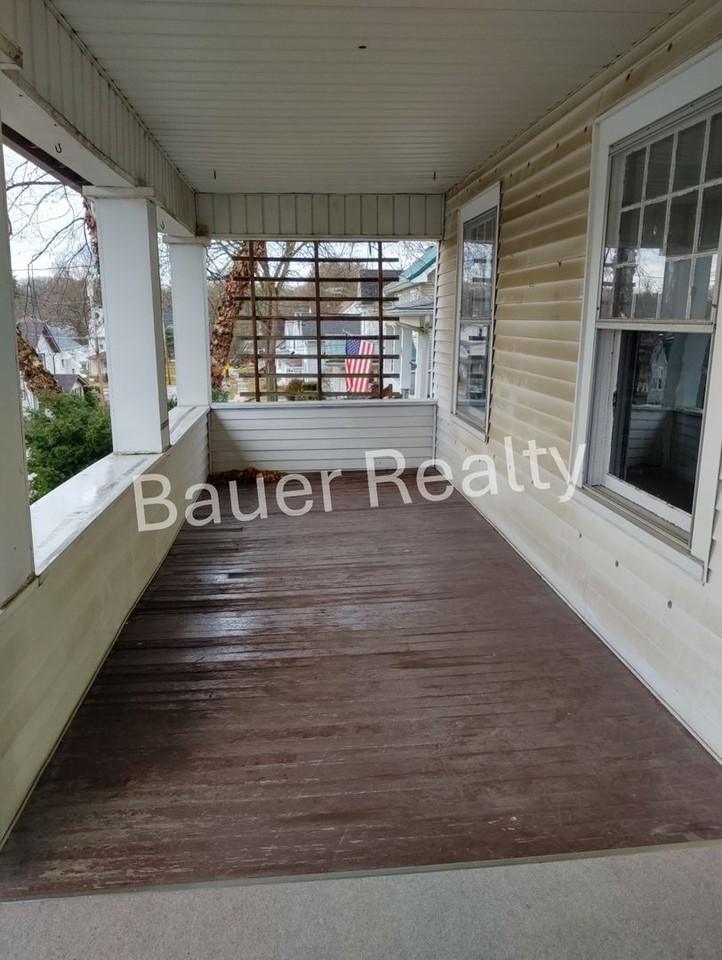 330 Dorchester St - Photo 3 of 27