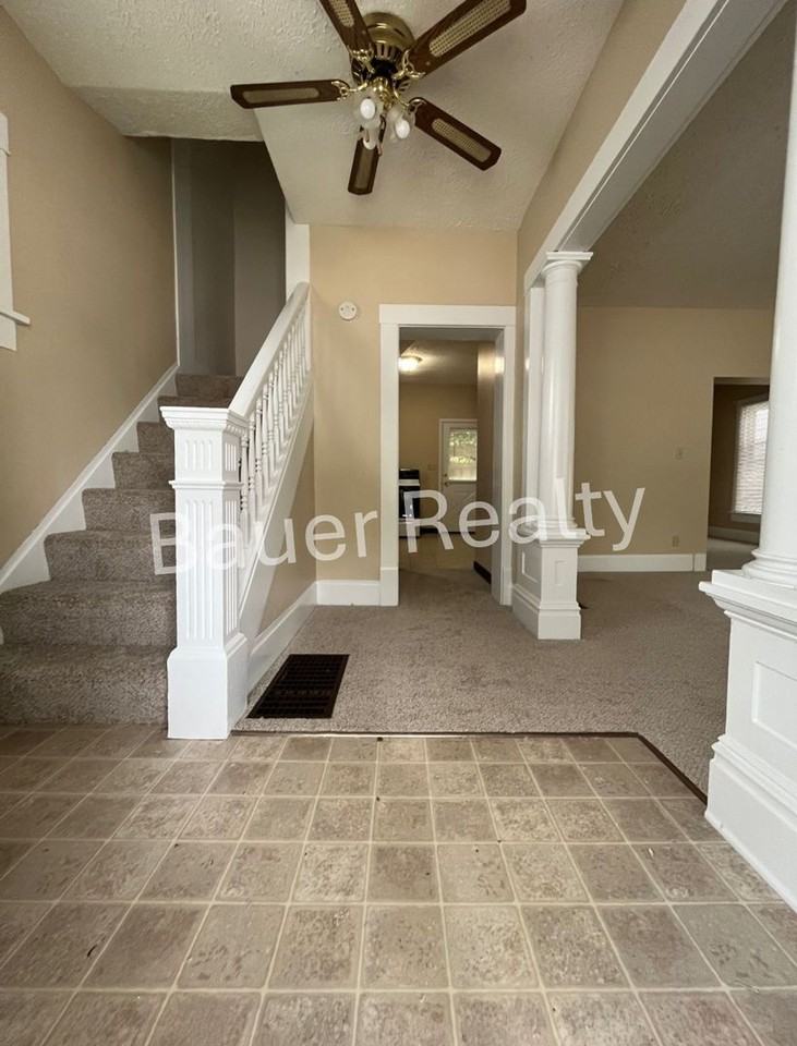 629 Cottage St - Photo 3 of 15