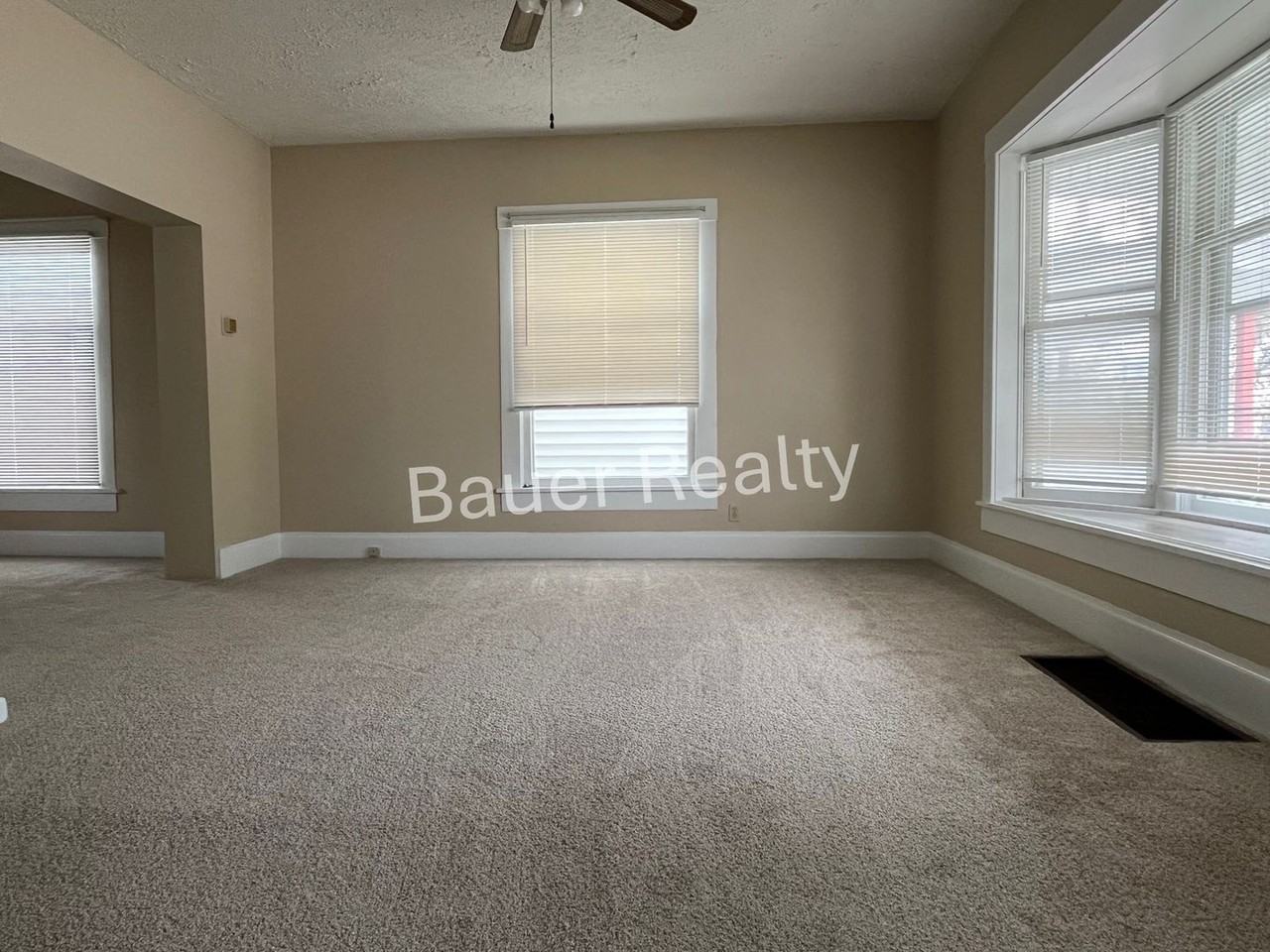 629 Cottage St - Photo 4 of 15