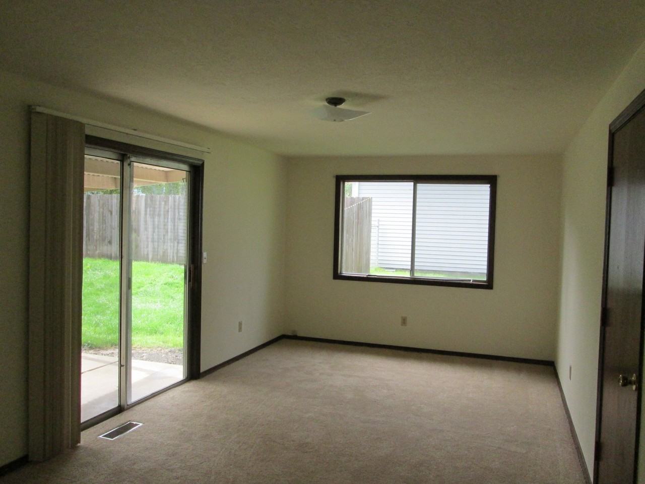 17640 Sw Wright St - Photo 3 of 11