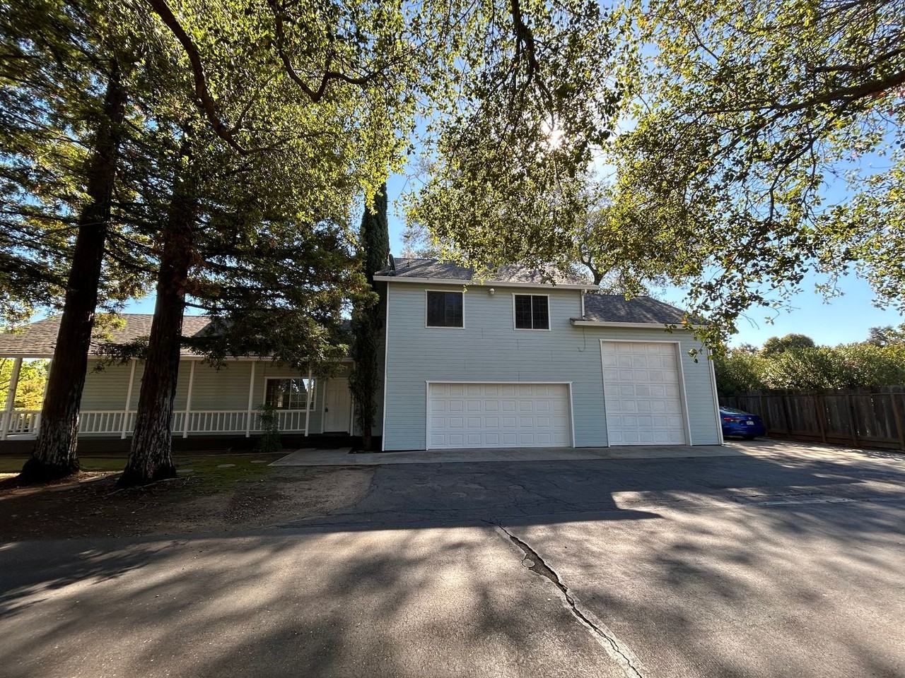1661 Manzanita Ave - Photo 2 of 44