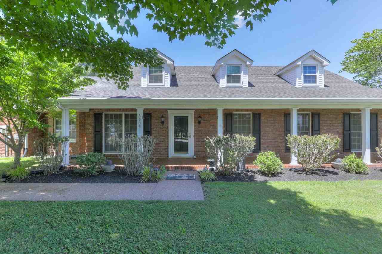 2303 Friendship Dr - Photo 2 of 32