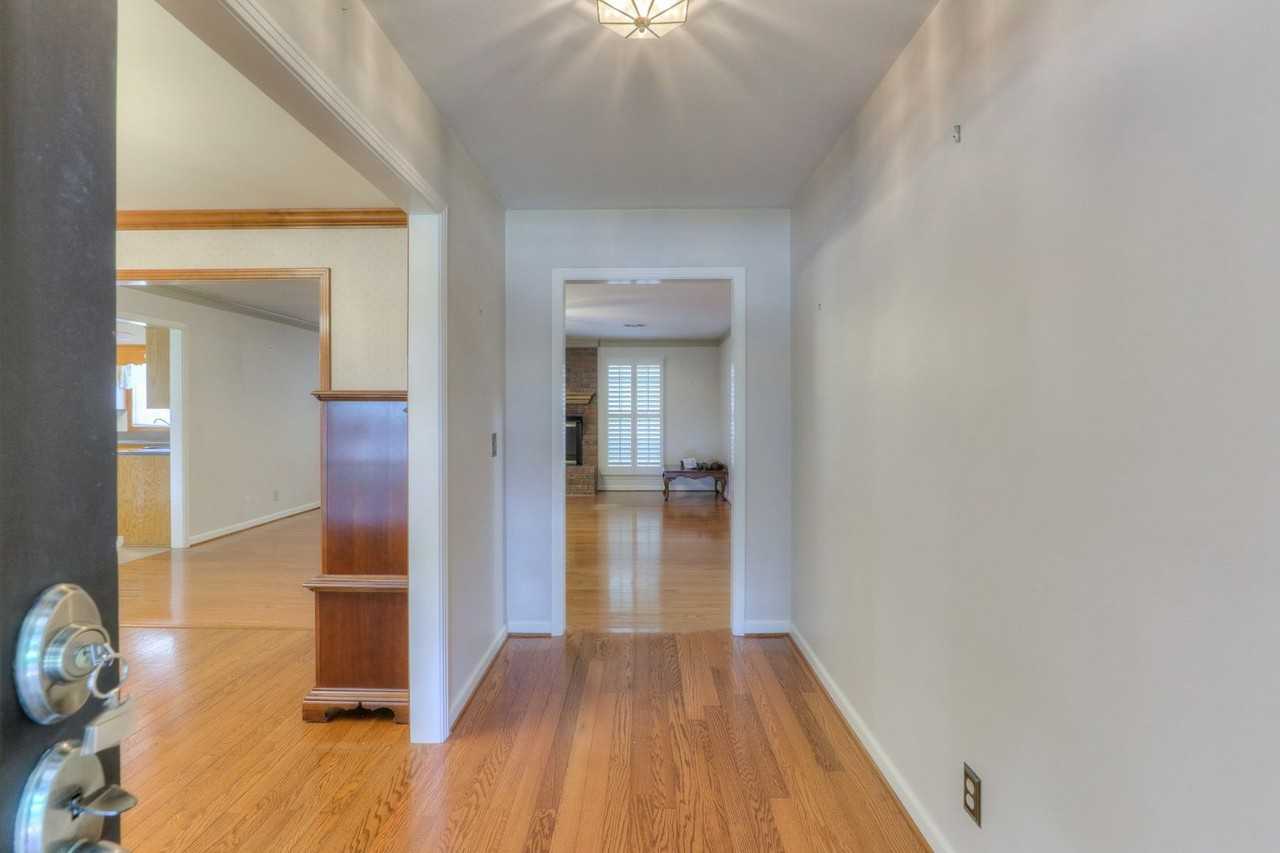 2303 Friendship Dr - Photo 4 of 32