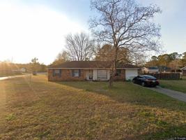 featured image of 7205 Greenbriar St