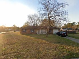 7205 Greenbriar St - Photo 1 of 1