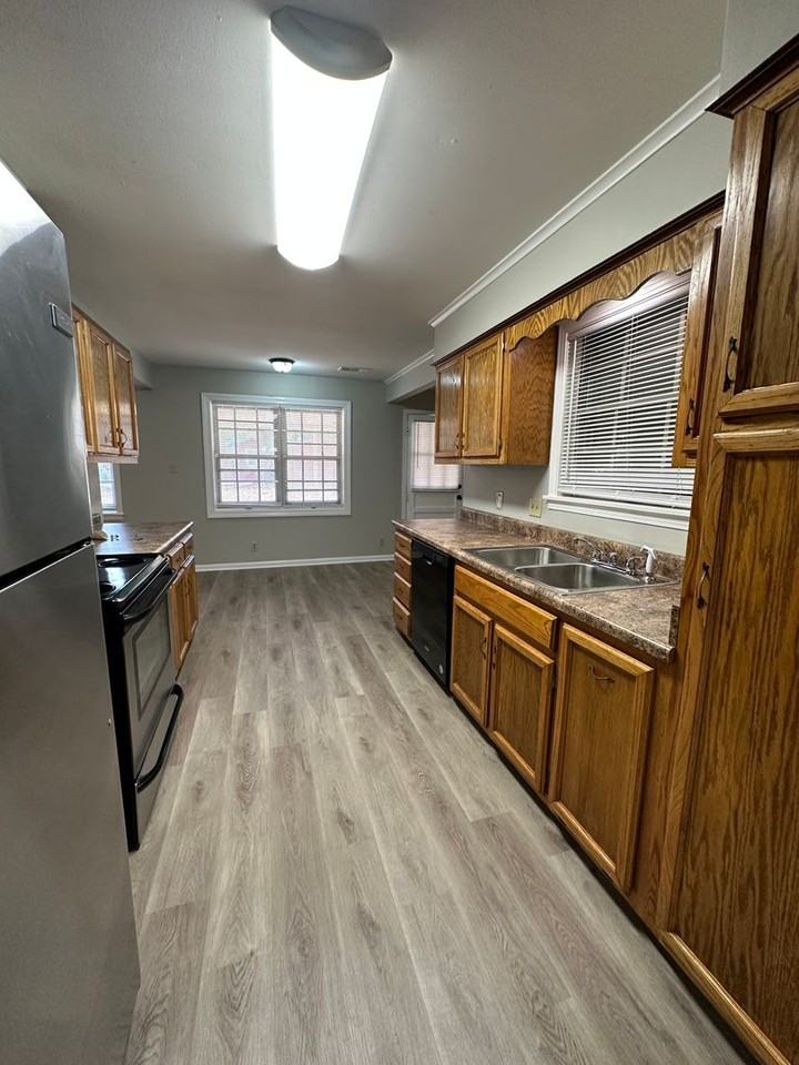 2760 Bragg Ln - Photo 6 of 11