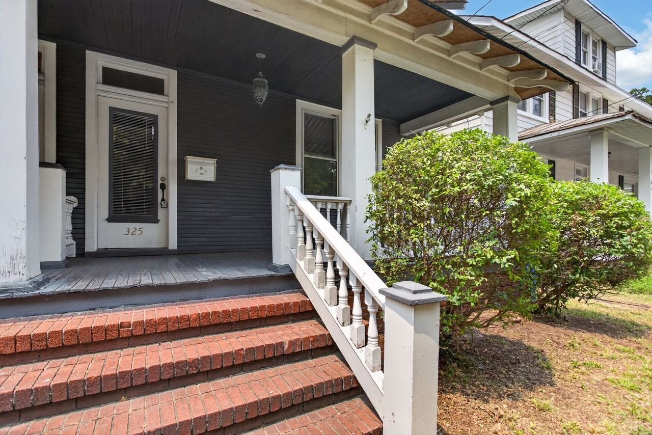 325 50th St - Photo 2 of 17