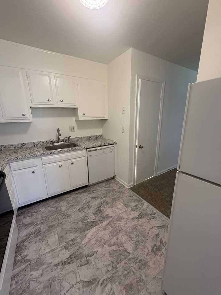 1110 Wayne Ave #1110 - Photo 7 of 17