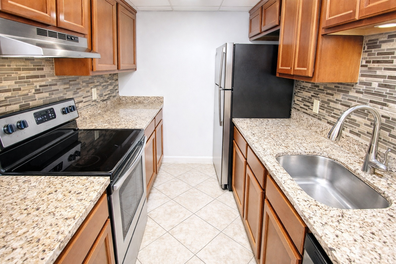 7168 BAPTIST ROADAPT 305 #305 - Photo 2 of 5