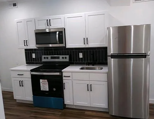 2907 N Ringgold St #1 - Photo 3 of 7