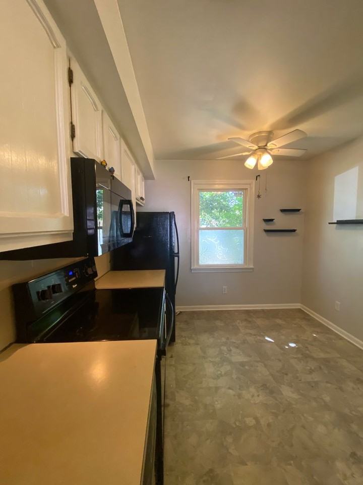 623 E Walnut St - Photo 5 of 17