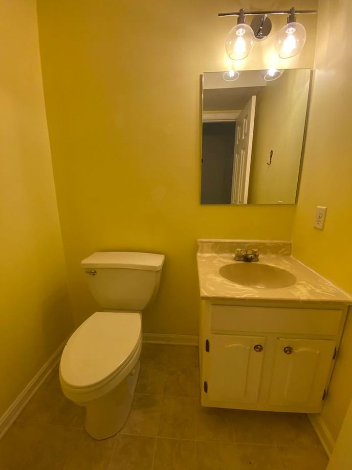 623 E Walnut St - Photo 7 of 17