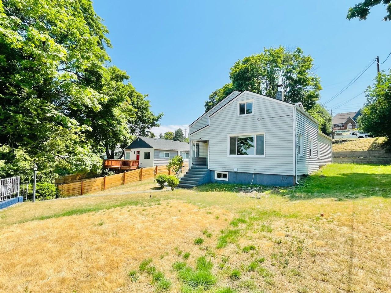 1403 S 99th St - Photo 2 of 26