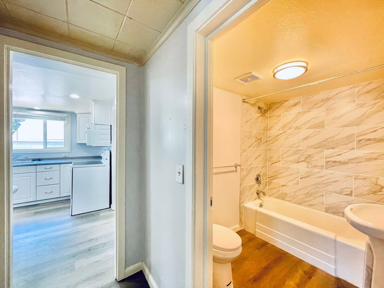 1403 S 99th St - Photo 5 of 26
