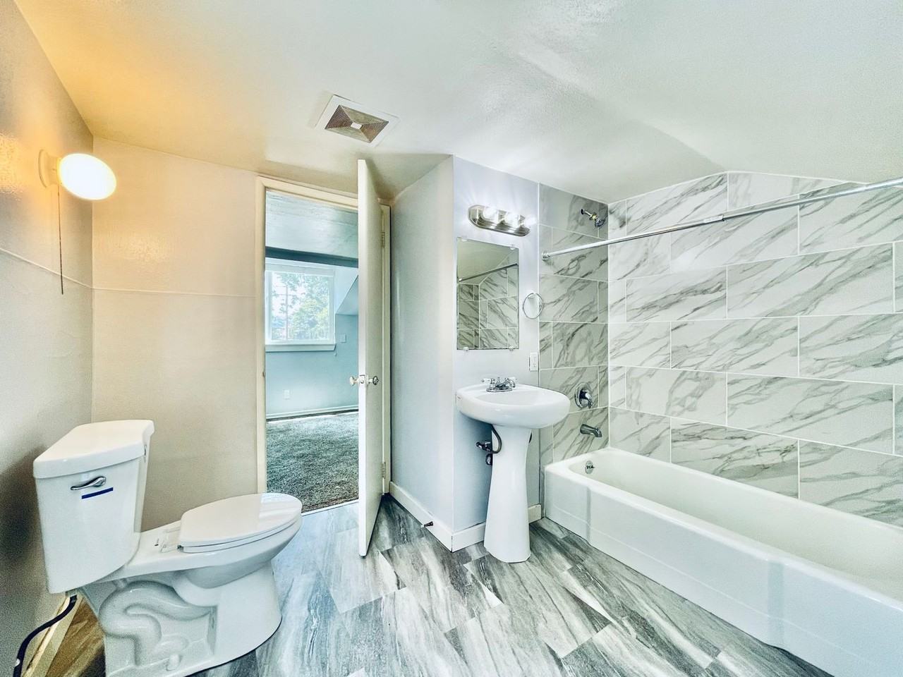 1403 S 99th St - Photo 7 of 26