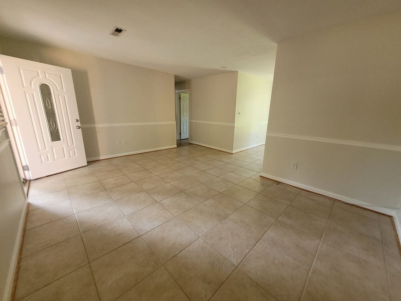 2237 Maple St - Photo 2 of 17