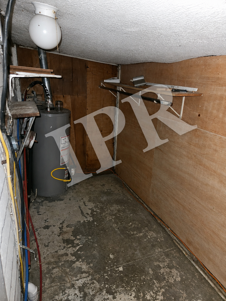 330 Mayne St - Photo 6 of 7