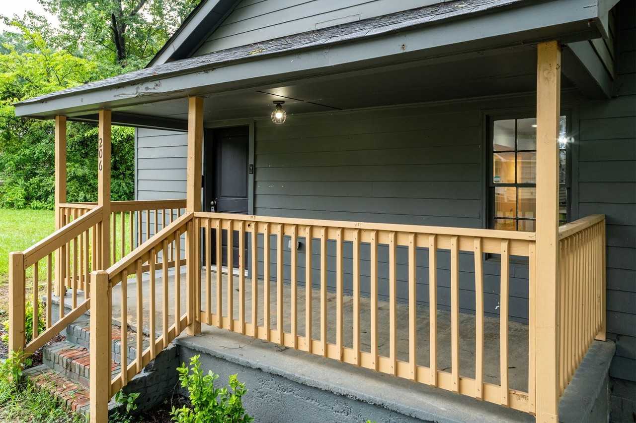 206 Temple Ave - Photo 4 of 21