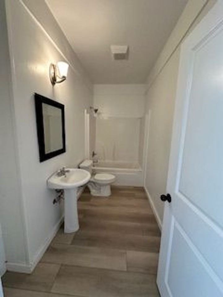 909 E Saint Victor St - Photo 3 of 6