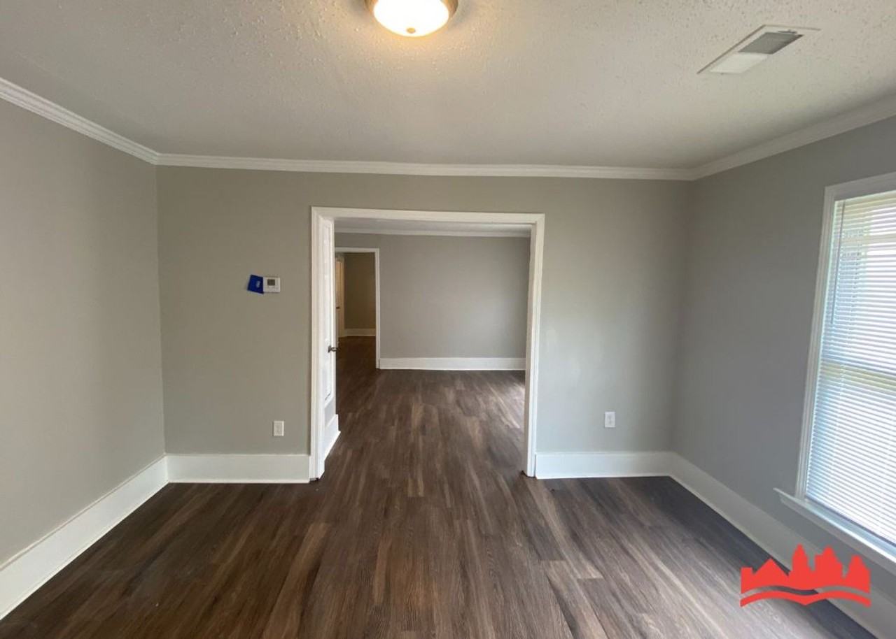 1532 Barton St - Photo 4 of 17