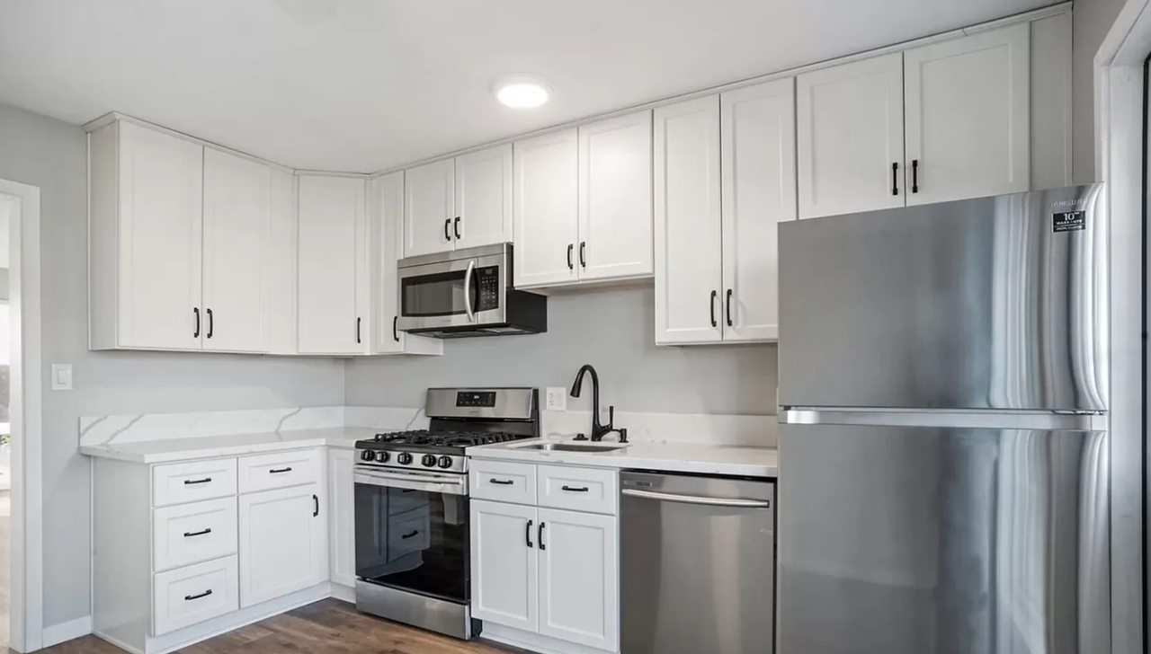 4723 Iroquois Ave - Photo 2 of 10