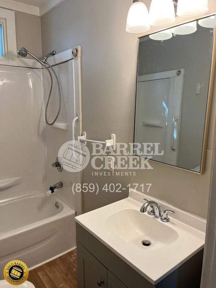 532 Hanson St - Photo 6 of 9