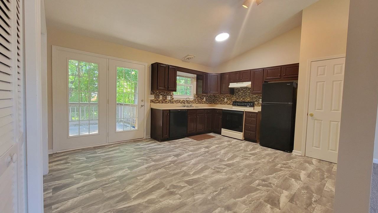 6205 Serenity Ct - Photo 4 of 17