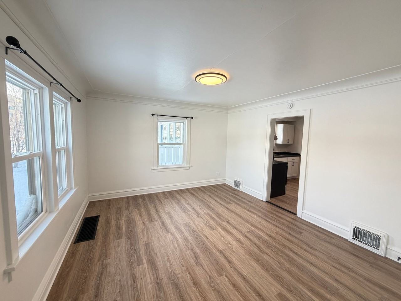 1301 Hammond Ave - Photo 2 of 25