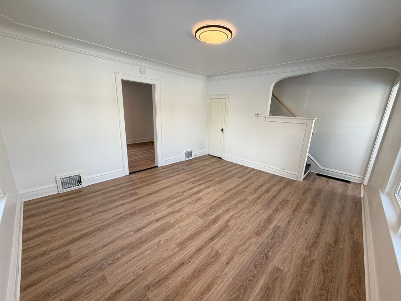 1301 Hammond Ave - Photo 4 of 25
