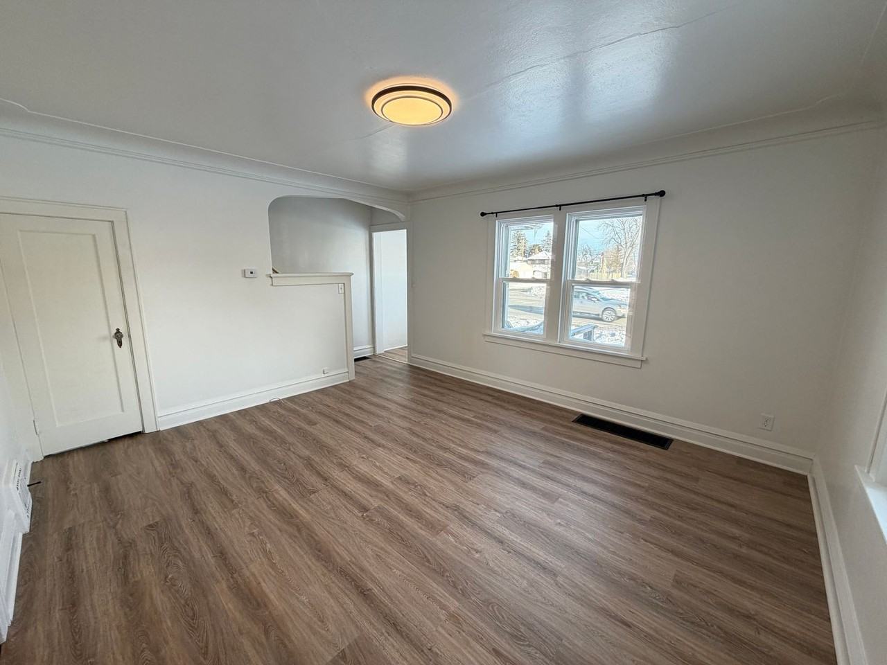 1301 Hammond Ave - Photo 5 of 25