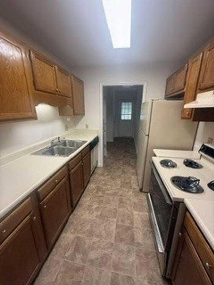 1325 Timberlane - Photo 2 of 6