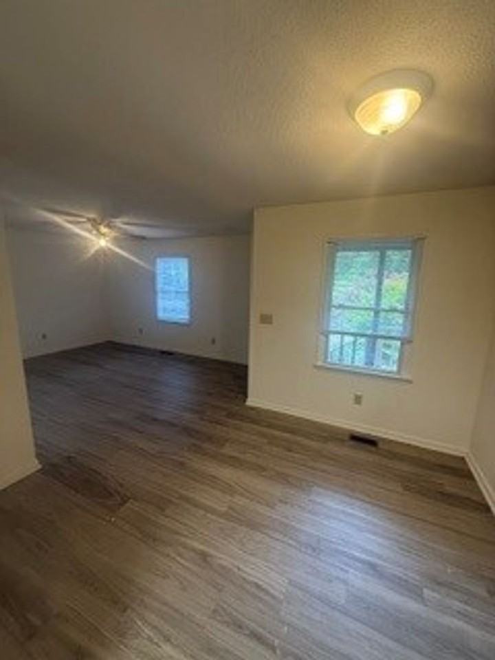 1325 Timberlane - Photo 3 of 6
